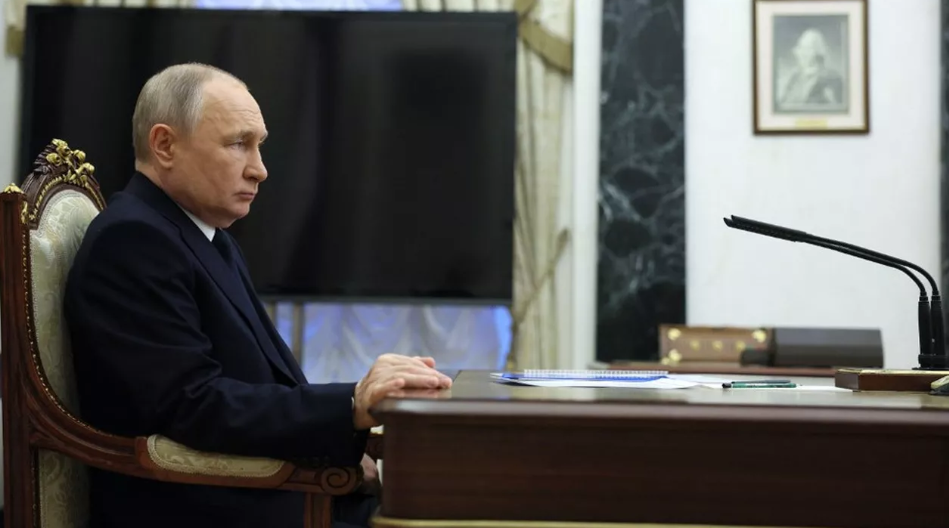 Uranus carré Saturne sur le thème de Vladimir Poutine