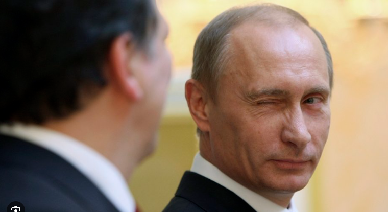 Uranus carré Soleil en Maison 11 sur thème de Vladimir  Poutine